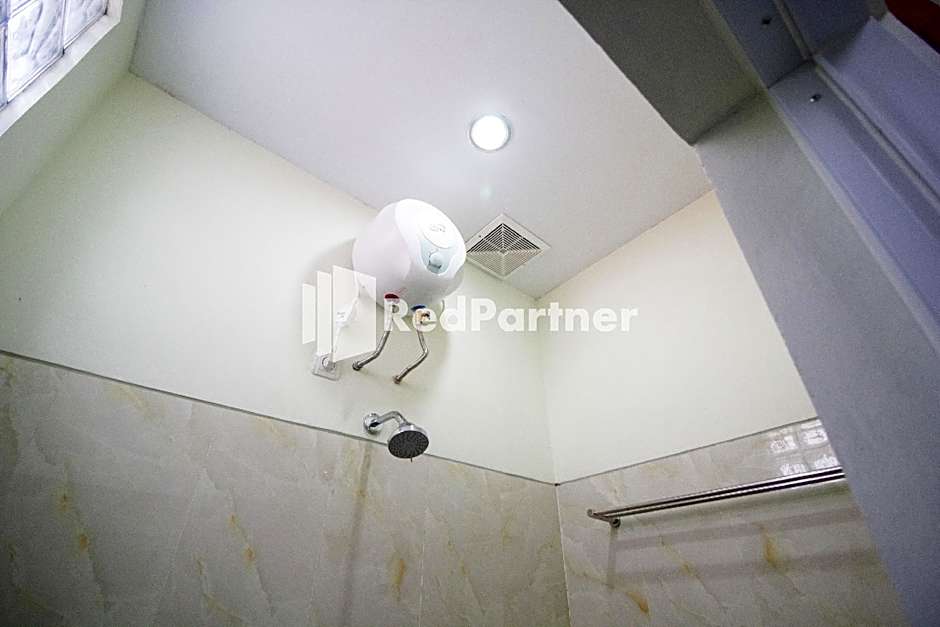 Balmoral House near Ambarukmo Plaza Mall Yogyakarta Mitra RedDoorz