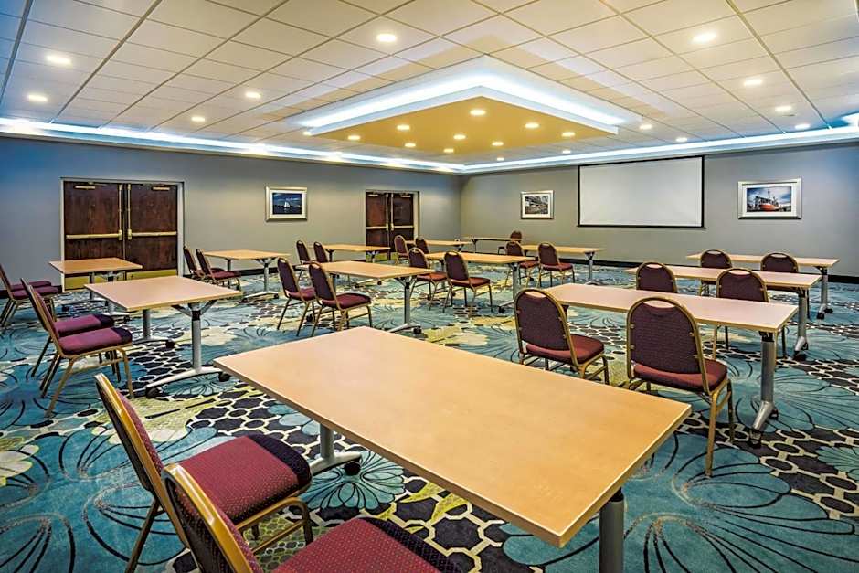 La Quinta Inn & Suites by Wyndham Baltimore South/Glen Burnie