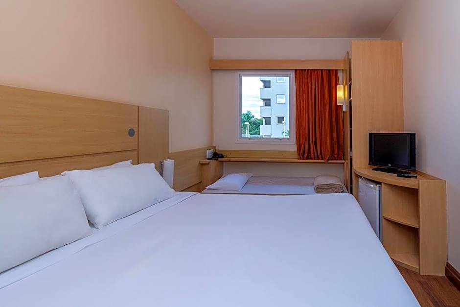 ibis Campo Grande