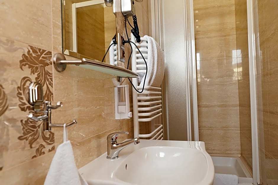 Villa Anna - Noclegi Rooms - FREE parking, taras, 1500m do Starówki
