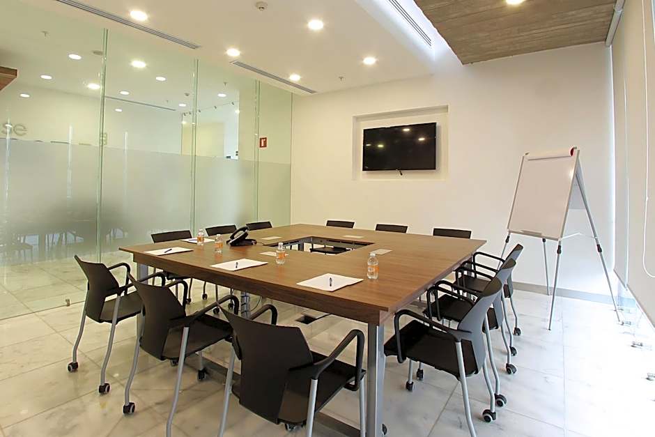 One Villahermosa 2000