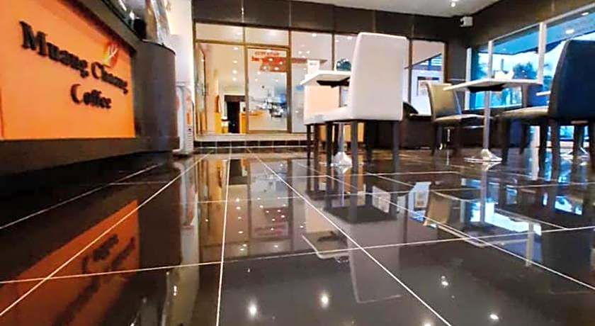 Maneerote Hotel Surin