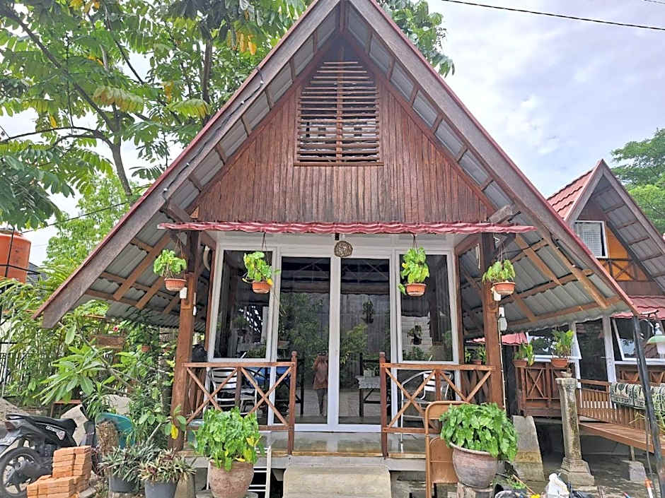 Palanta Roemah Kajoe Syariah Villa