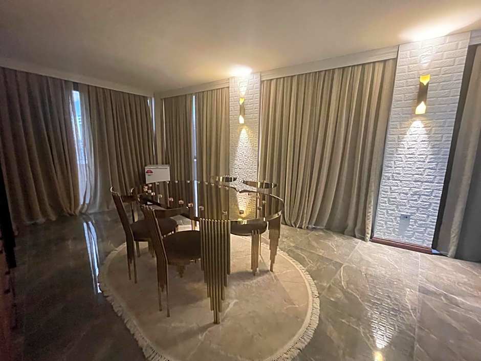 Le Luxe Suites Hotel