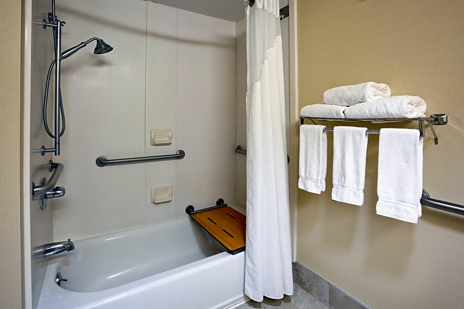 Holiday Inn Express Cedar Rapids - Collins Road By IHG