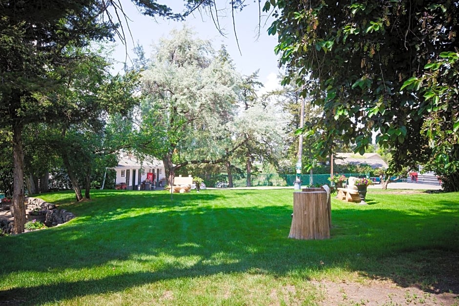 Lakeside Motel