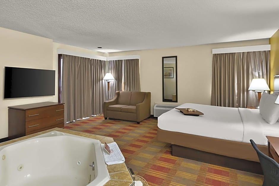 Best Western Lakewood Inn