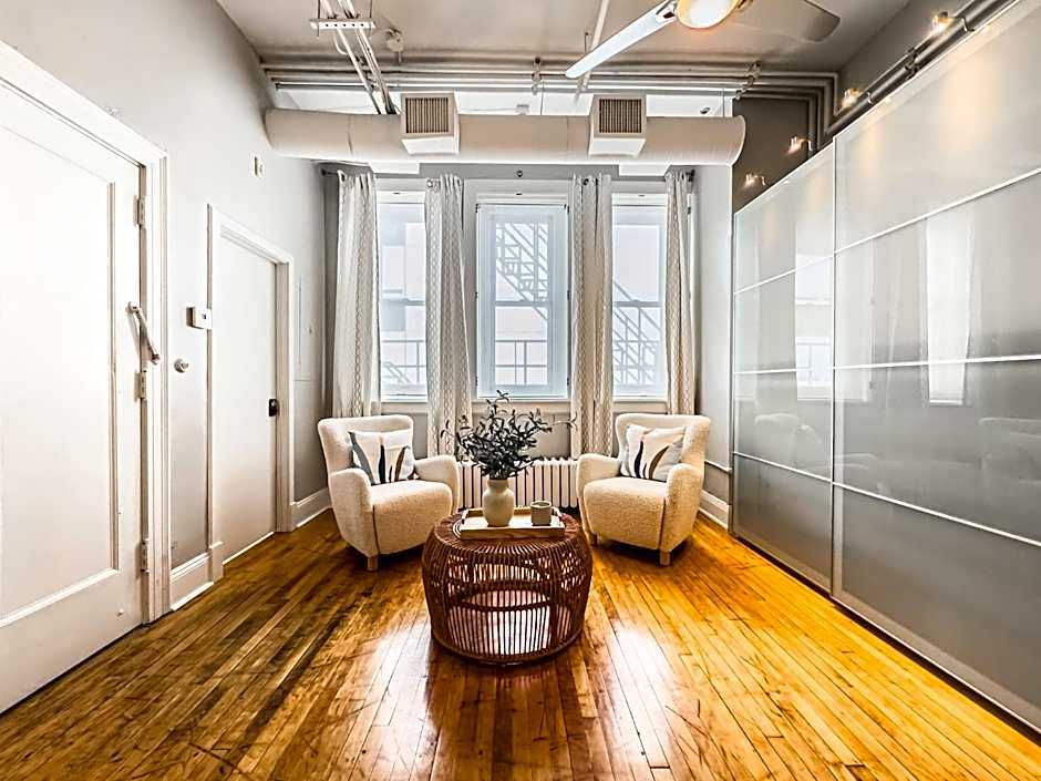 The Historic Lyric Presidential Suite