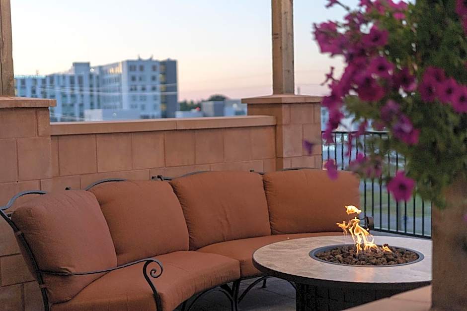 Staybridge Suites Marquette By IHG