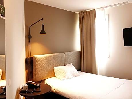 Standard Room with one single bed