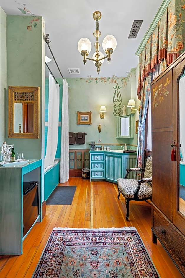 The Peerless Hotel