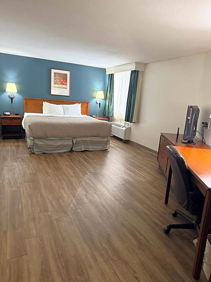 Quality Inn & Suites Black River Falls I-94