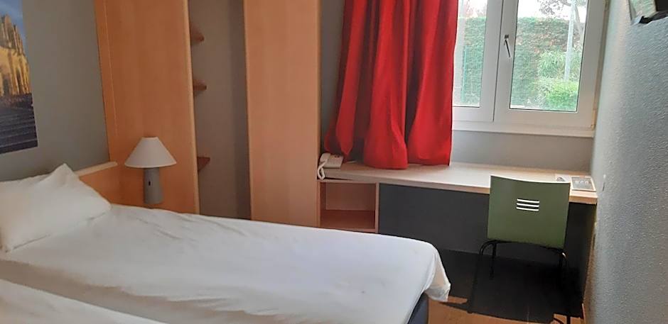 Ibis Arles