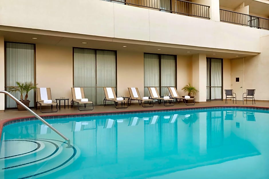 Radisson Hotel Fresno Conference Center – Fresno, CA