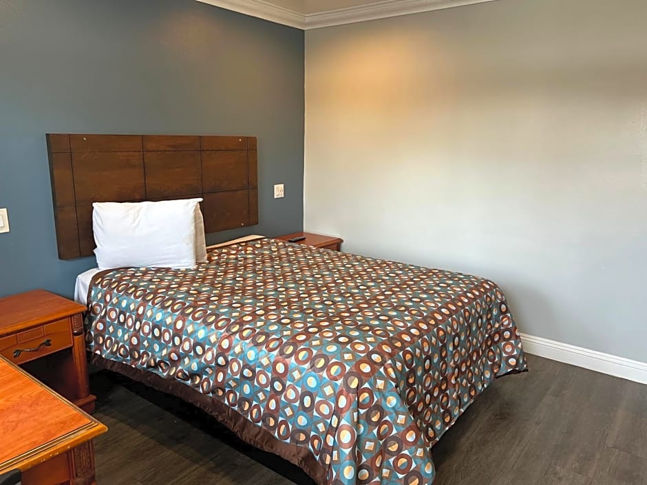 SOFI MOTEL