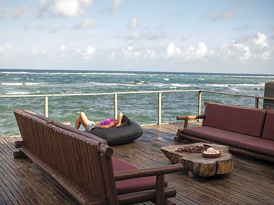 Casa com 5 suítes, sauna, piscina e área gourmet