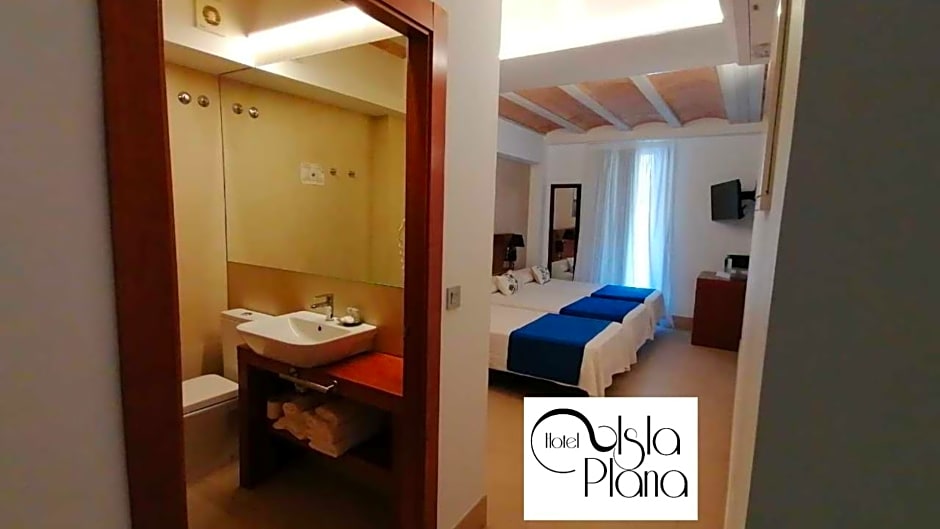 HOTEL ISLA PLANA