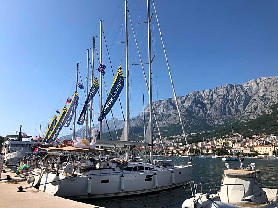 Uzelac Apartment - Pool & Sea View in Makarska