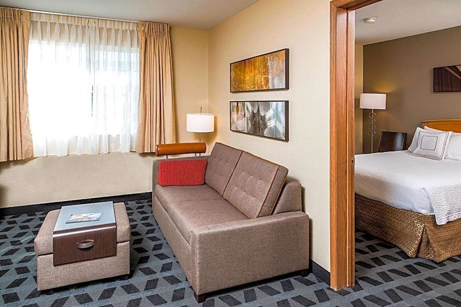TownePlace Suites by Marriott Anaheim Maingate Near Angel Stadium
