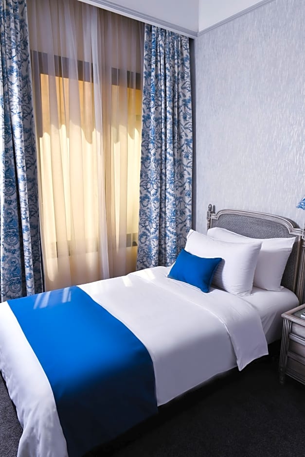 Le Bristol Hotel