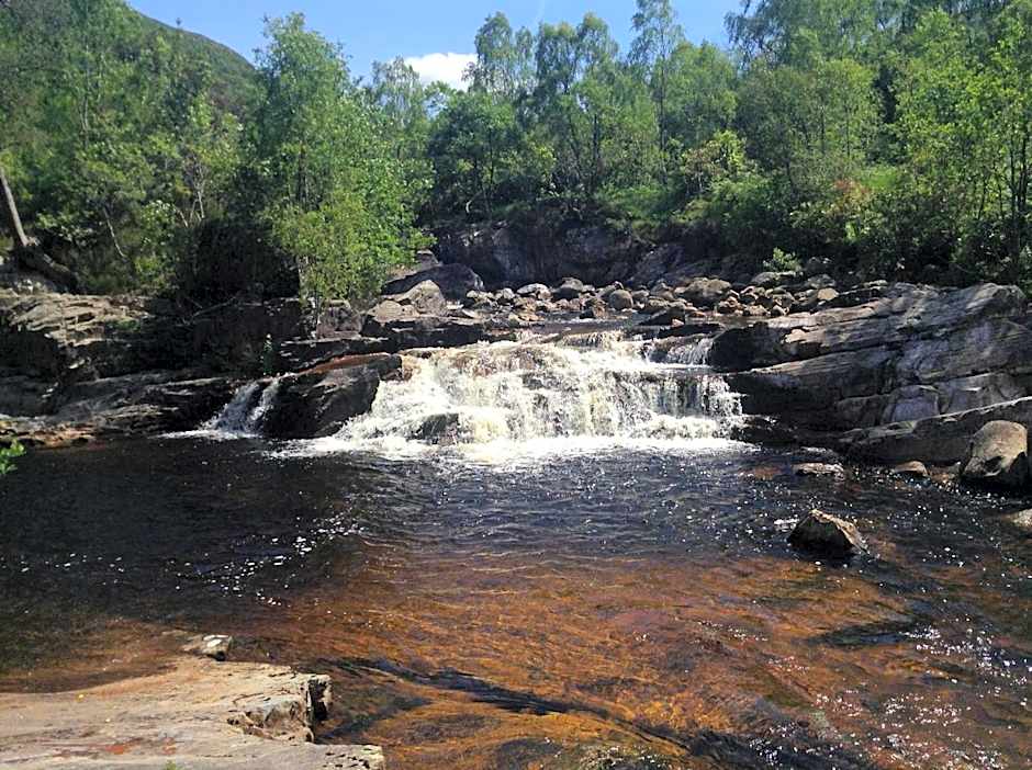 MacDonald Hotel & Cabins