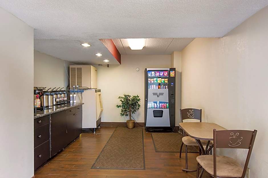 Red Roof Inn Grand Rapids Airport