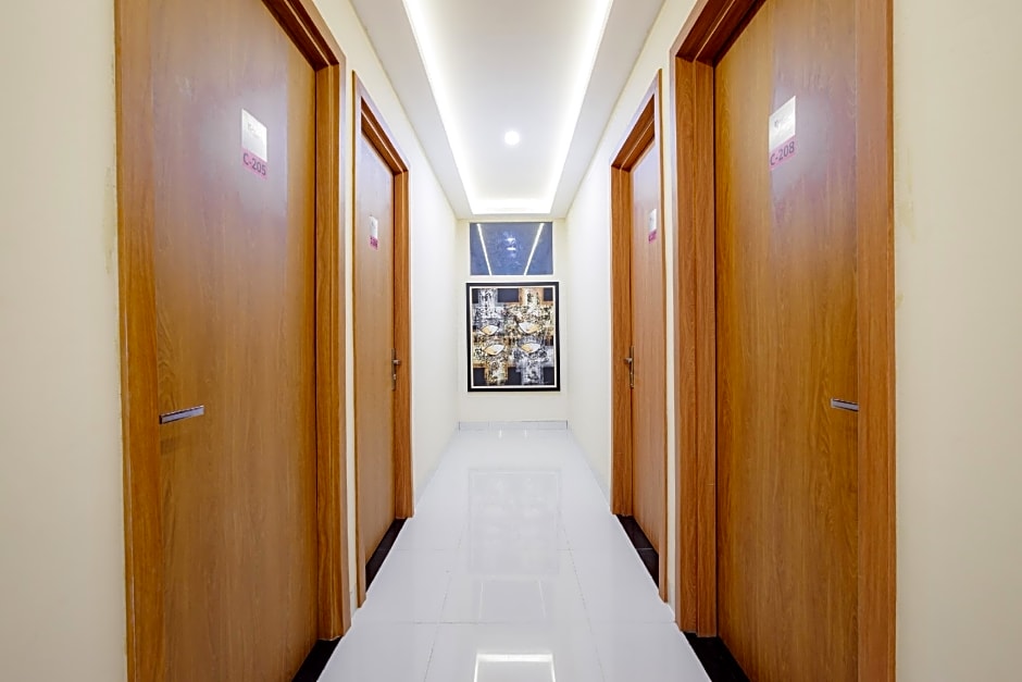 Urbanview Hotel Syariah The Ragunan Residence Cilandak