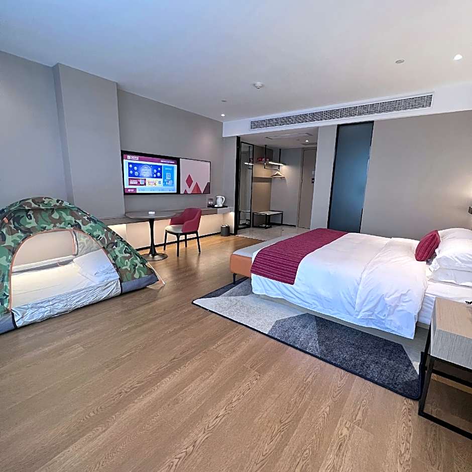 Borrman Hotel Guigang Macaojiang Park High-speed Railway Station