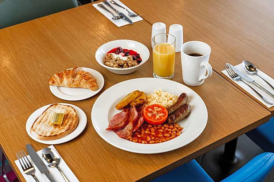 Holiday Inn Express Aberdeen Airport By IHG