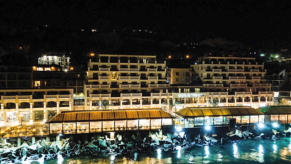 Maria Palace Complex