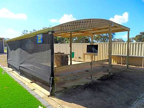 Costello Hotels - Moonta Bay Cabins