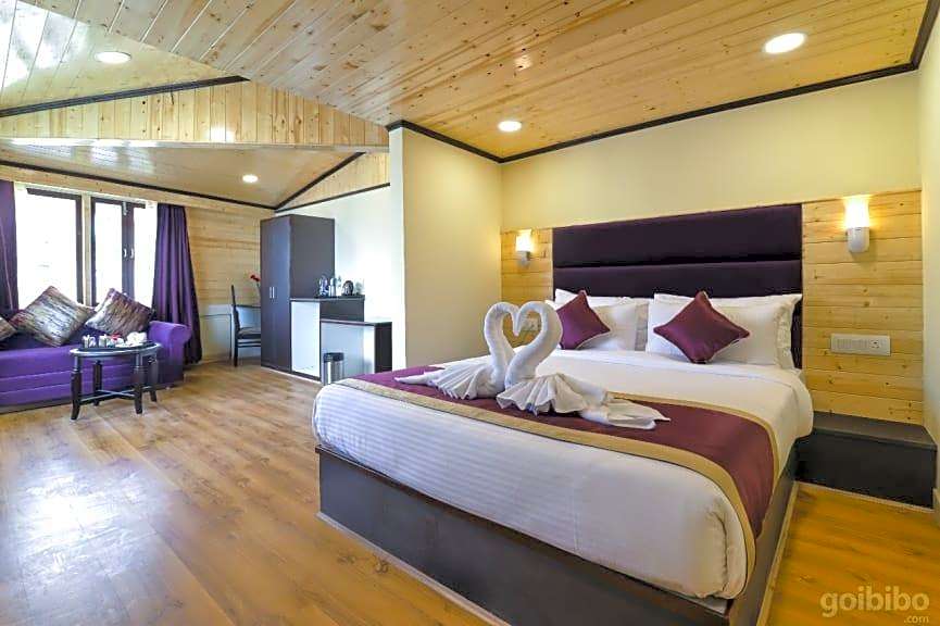 Sumitel Hotel 500 meters from Mall Road