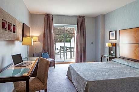 Twin Room with Private Terrace