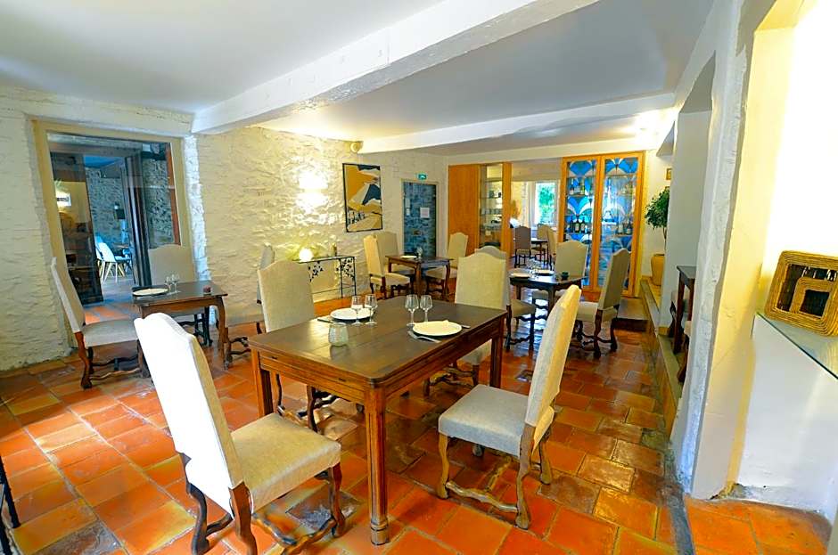 Logis Hôtels - Hôtel Restaurant du Midi