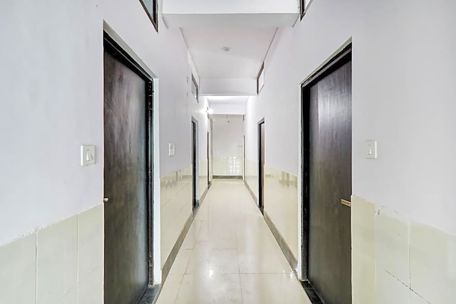 OYO Flagship C Sarovar Exotica Near Badshahnagar Metro Station – Lucknow, 