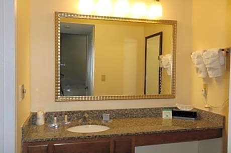 Penthouse One-Bedroom Loft Suite with Two Queen Beds - Non-Smoking 