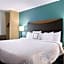 Dubuque Inn & Suites