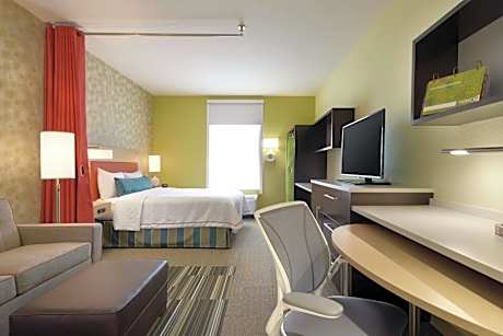 Queen Studio Suite - Hearing Access/Non-Smoking