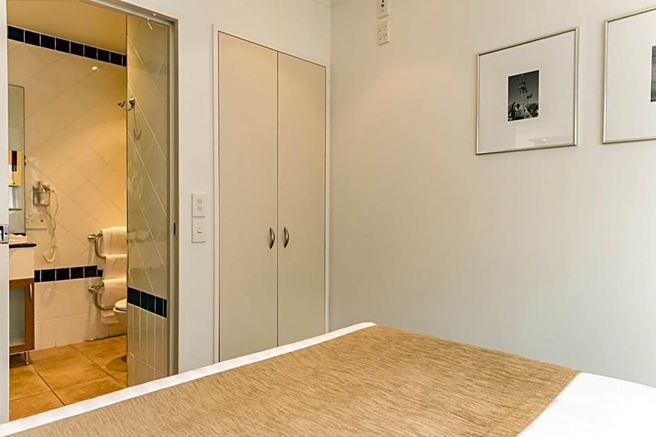 Blue Pacific Apartments