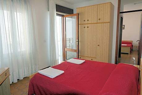 Quadruple Room with Balcony and Sea View