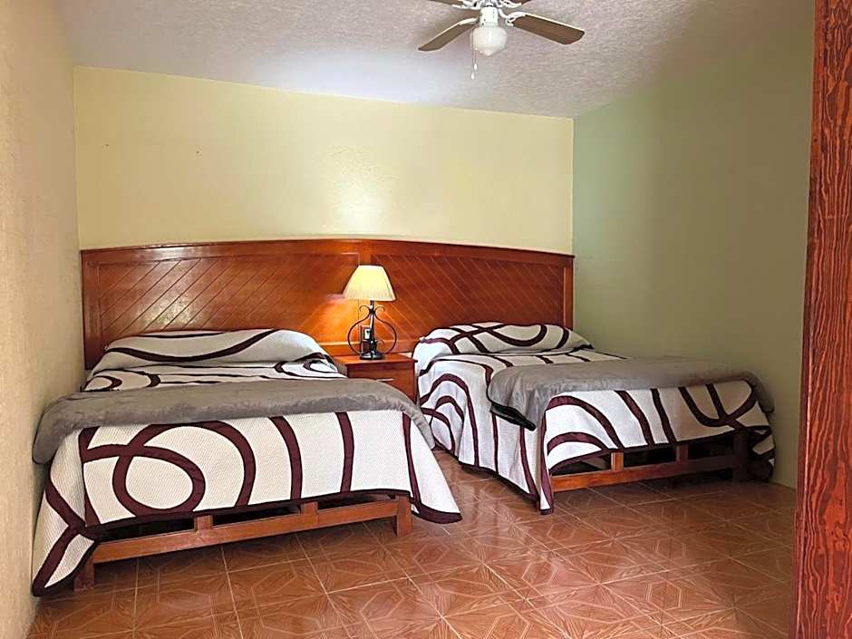 HOTEL RESTAURANT LOS PRISMAS