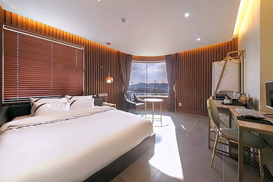 Hound Hotel Suncheon station