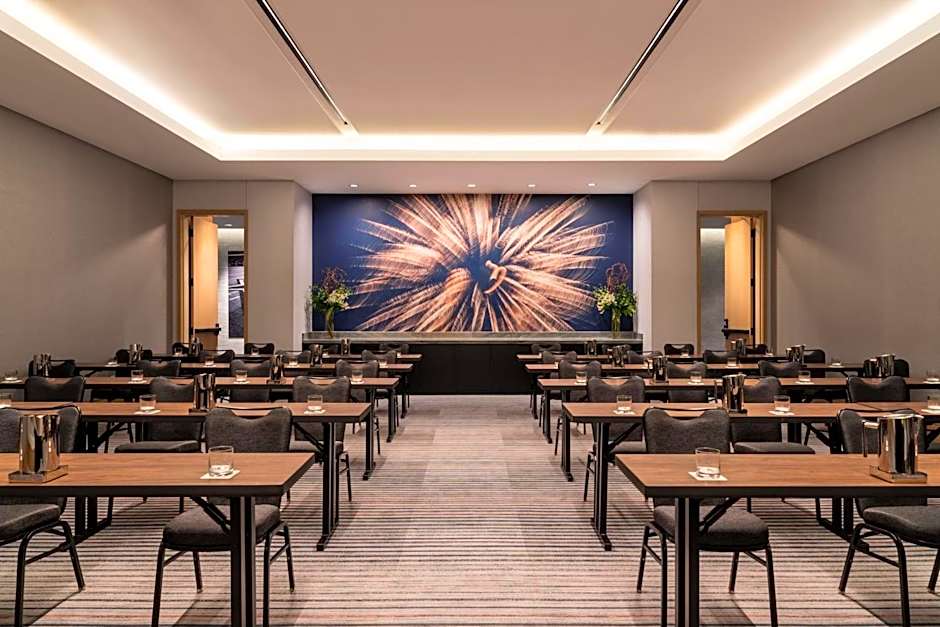 Loews Arlington Hotel