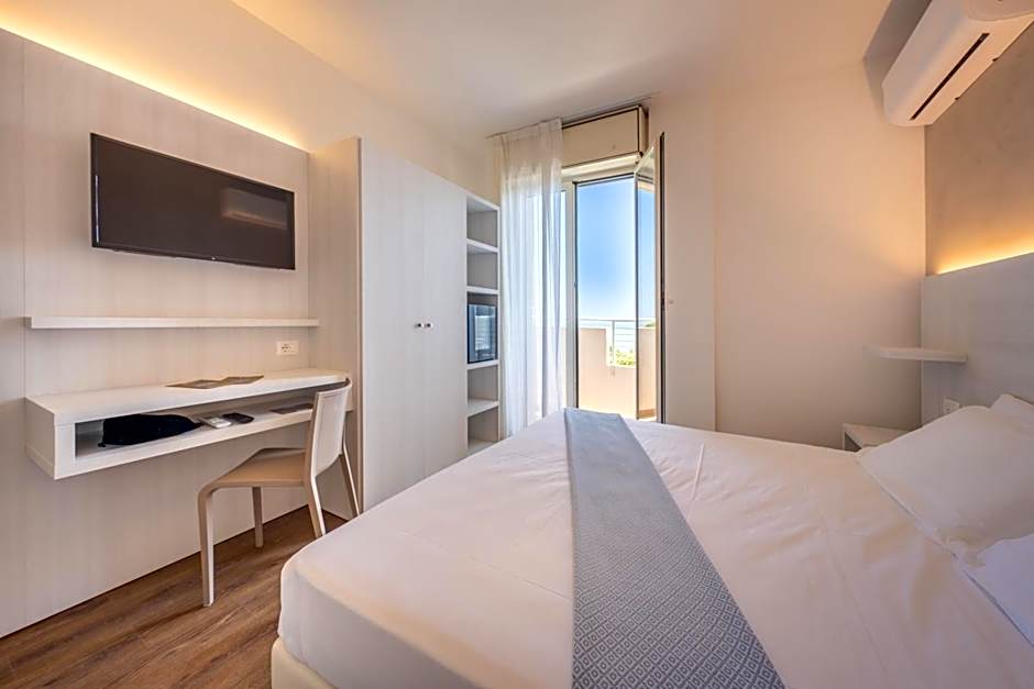 Photo 1 of 7 of Deluxe, Side Sea View