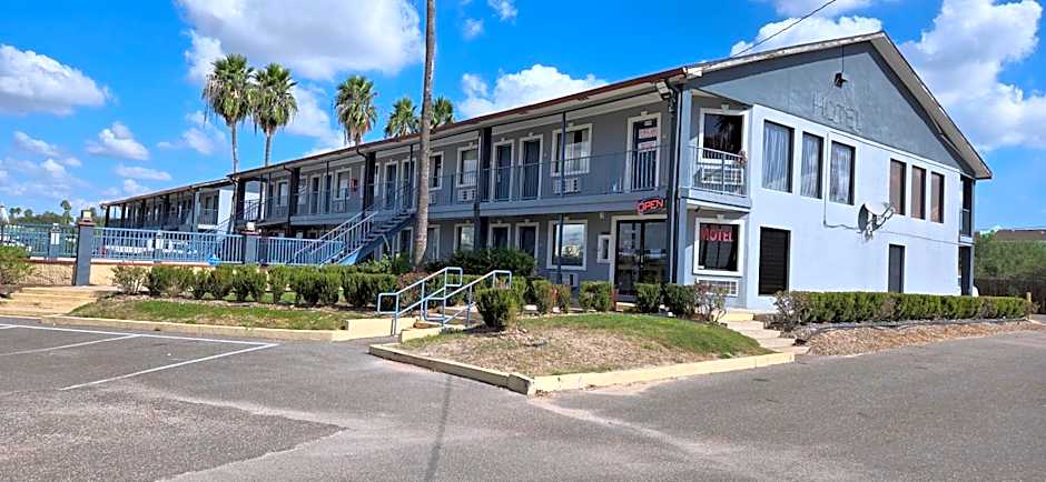Deluxe Inn Airport