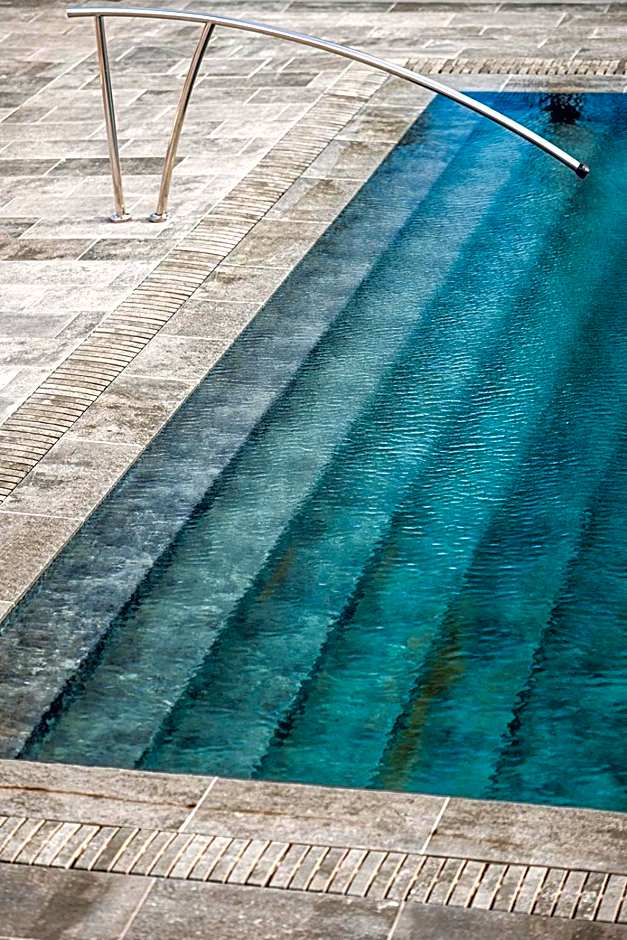 Bungalows Side Shore