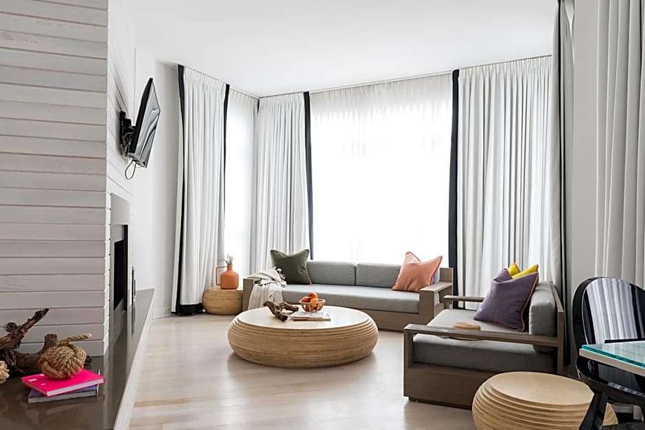 Bungalow Hotel