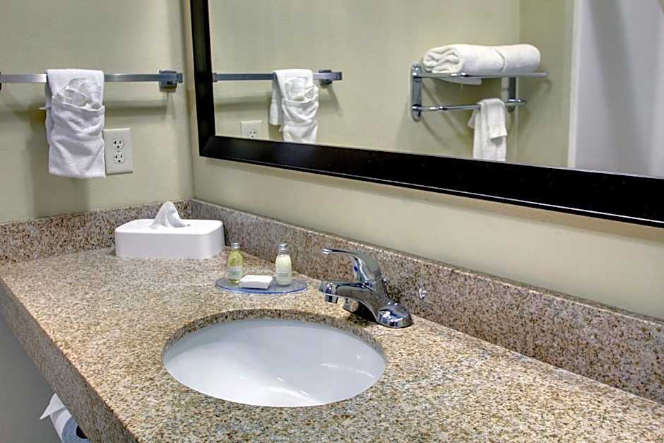 Cobblestone Hotel - Wayne