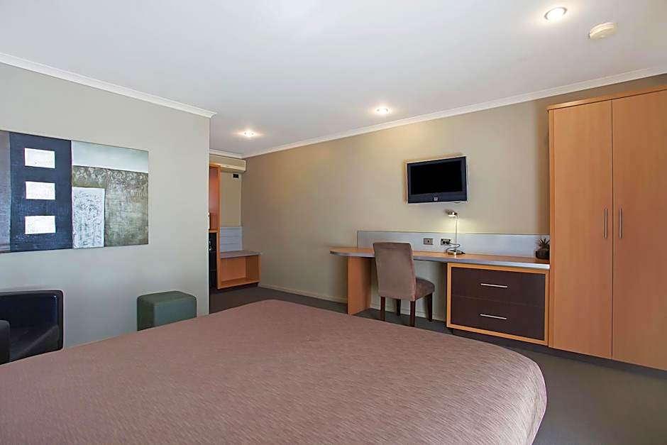 Comfort Inn On Raglan