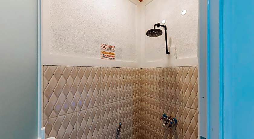 RedDoorz @ Niagara Waterpark